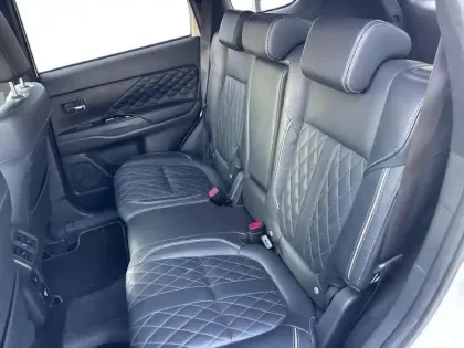 Photo 22 Mitsubishi Outlander  PHEV Twin Motor Instyle 4WD Euro6d-T EVAP 5cv