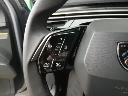Photo 13 Peugeot 5008  Hybrid 145ch Allure e-DCS6