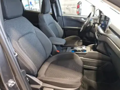 Photo 10 Ford Kuga  2.5 Duratec 180ch Hybrid FlexiFuel Titanium Powershift