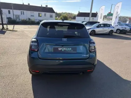 Photo 6 Fiat 600  1.2 Hybrid Turbo 110ch La Prima eDCT6