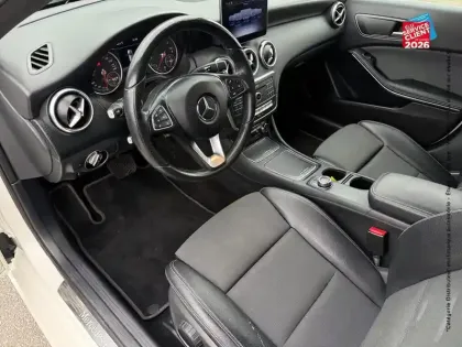 Photo 14 Mercedes Classe A  200 d Sport Edition 7G-DCT