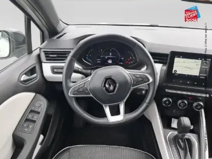 Photo 11 Renault Clio  1.6 E-Tech hybride 145ch Techno