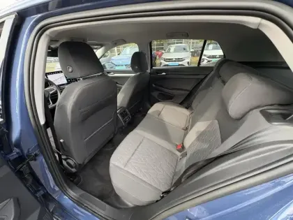 Photo 13 Volkswagen Golf  1.5 eTSI EVO2 116ch VW Edition DSG7