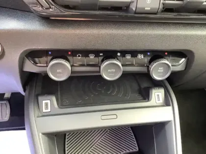 Photo 15 Citroën C4 Nouveau Hybride 136 e-DCS6 Max