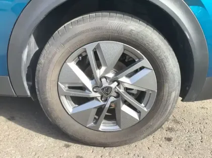 Photo 8 Peugeot 408 Hybrid 136 e-DCS6 Allure