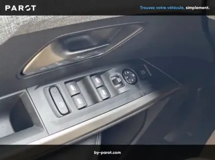 Photo 17 Peugeot 5008 Nouveau Hybrid 145 ch e-DCS6 Allure