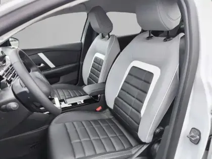 Photo 10 Citroën C4  Hybride 145 ch e-DCS6