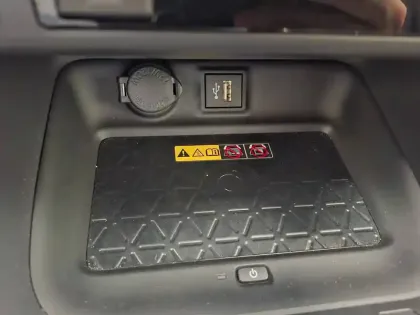 Photo 40 Toyota Rav4  Hybride 222 ch AWD-i