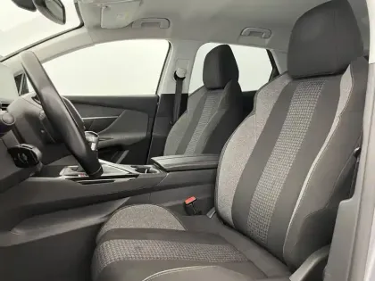 Photo 13 Peugeot 3008  Puretech 130ch S&S BVM6