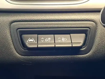 Photo 35 Renault Captur  TCe 90