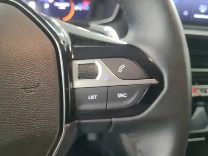 Photo 15 Peugeot 208  Hybrid 110 ch e-DCS6