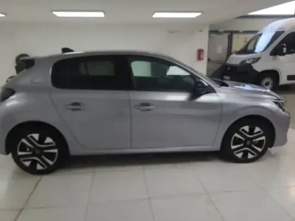 Photo 6 Peugeot 208  Hybrid 110 ch e-DCS6