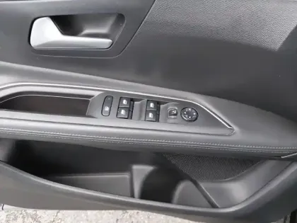 Photo 19 Peugeot 3008  Hybrid 225 e-EAT8