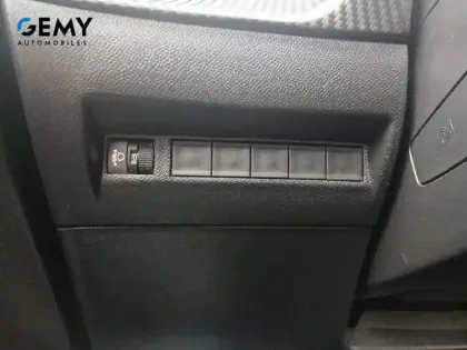 Photo 20 Peugeot 208  PureTech 100 S&S BVM6
