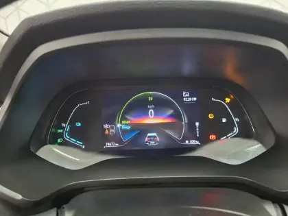 Photo 30 Renault Captur  E-Tech hybride 145