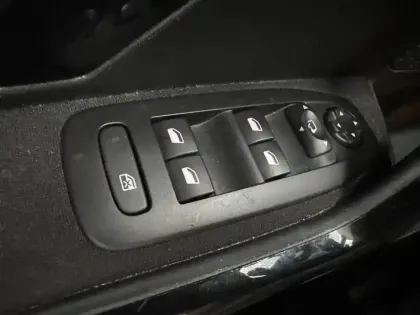 Photo 24 Peugeot 208  PureTech 82ch S&S BVM5