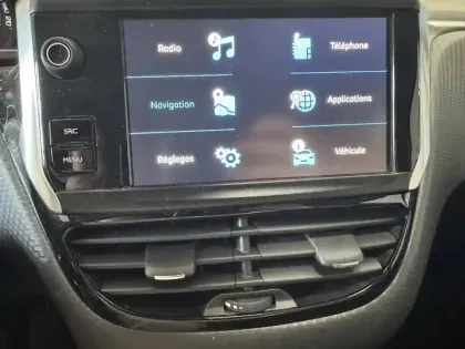 Photo 17 Peugeot 208  PureTech 82ch S&S BVM5