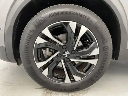 Photo 16 Peugeot 2008  PureTech 130 S&S EAT8