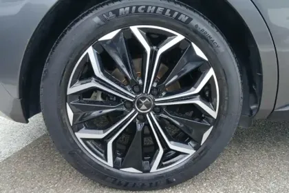 Photo 13 DS DS 4  Hybride E-Tense 225 EAT8