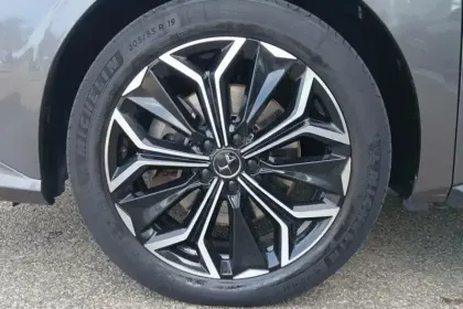 Photo 11 DS DS 4  Hybride E-Tense 225 EAT8