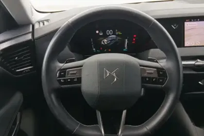 Photo 18 DS DS 4  Hybride E-Tense 225 EAT8