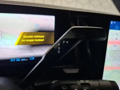 Photo 42 Renault Austral  E-Tech full hybrid 200 GSR2