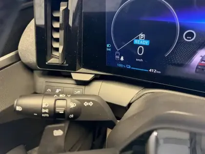 Photo 33 Renault Megane  E-Tech EV60 130ch super charge