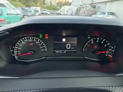 Photo 15 Peugeot 2008  PureTech 100 S&S BVM6