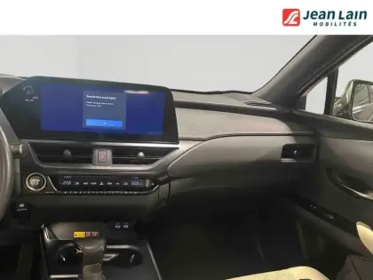 Photo 38 Lexus UX  250h 2WD