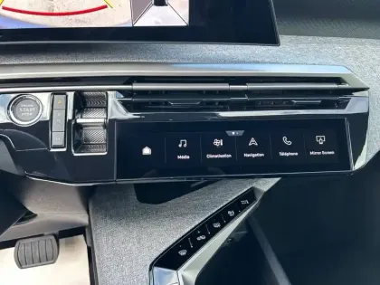 Photo 19 Peugeot 5008  Hybrid 145 ch e-DCS6