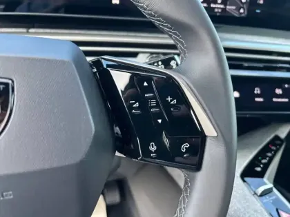 Photo 12 Peugeot 5008  Hybrid 145 ch e-DCS6