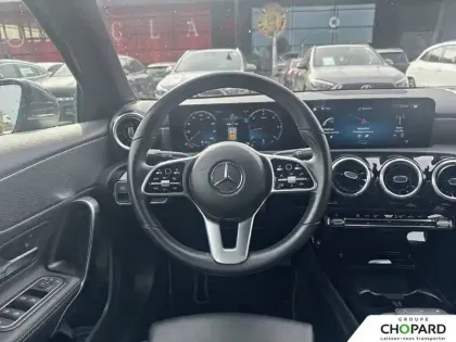 Photo 15 Mercedes Classe A  180 d 8G-DCT