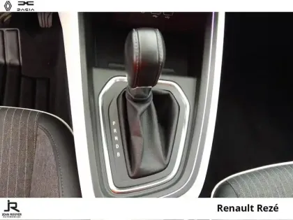 Photo 5 Renault Clio  1.6 E-Tech 145ch full hybrid Techno