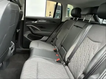 Photo 10 Volkswagen Tiguan  1.5 eTSI 131ch VW Edition DSG7