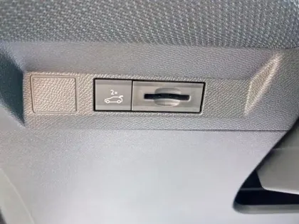 Photo 14 Citroën C5 aircross  1.6 Hybride rechargeable 225ch MAX boite automatique