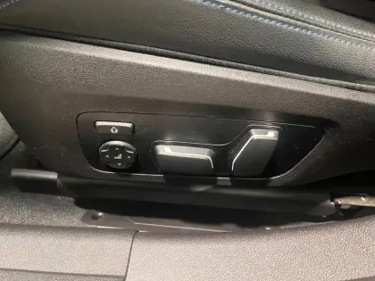 Photo 11 BMW Serie 3 Série 3 320eA 204ch M Sport