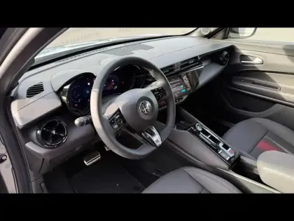 Photo 12 Alfa Romeo Junior  1.2 Ibrida 145ch Ti e-DCT6