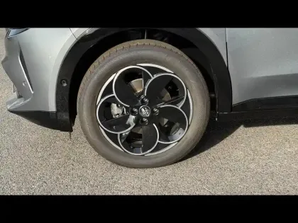 Photo 8 Alfa Romeo Junior  1.2 Ibrida 145ch Ti e-DCT6
