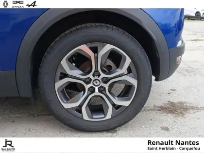 Photo 8 Renault Captur  1.6 E-Tech hybride 145ch Intens - Pack City