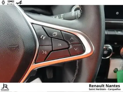 Photo 13 Renault Captur  1.6 E-Tech hybride 145ch Intens - Pack City