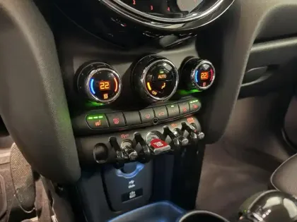 Photo 14 Mini Mini  5 Portes Cooper 136ch Edition Premium BVA7