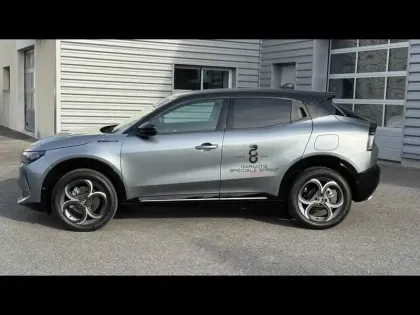 Photo 7 Alfa Romeo Junior  1.2 Ibrida 145ch Sport Speciale e-DCT6