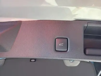Photo 8 Ford Kuga  2.5 Duratec 180ch Hybrid FlexiFuel ST-Line X Powershift