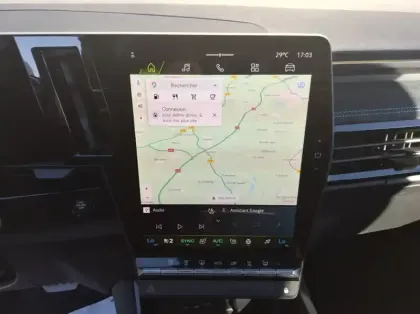 Photo 14 Renault Austral Nouveau full hybrid E-Tech 200 ch Esprit Alpine