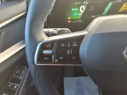 Photo 23 Renault Austral Nouveau full hybrid E-Tech 200 ch Esprit Alpine