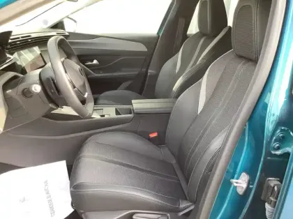 Photo 10 Peugeot 408 Hybrid 136 e-DCS6 Allure