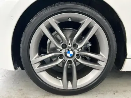 Photo 18 BMW Serie 1 116d 116 ch BVA8 M Sport Ultimate 3p