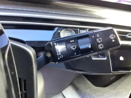 Photo 19 Peugeot 5008 Nouveau Hybrid 145 ch e-DCS6 GT