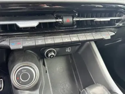 Photo 14 Alfa Romeo Tonale  1.5 Hybrid 130 ch TCT7
