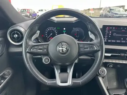 Photo 8 Alfa Romeo Tonale  1.5 Hybrid 130 ch TCT7